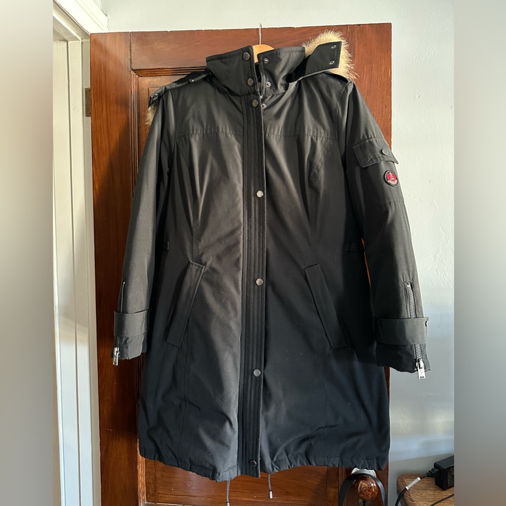 Pendleton down coat with fur trim. Size M